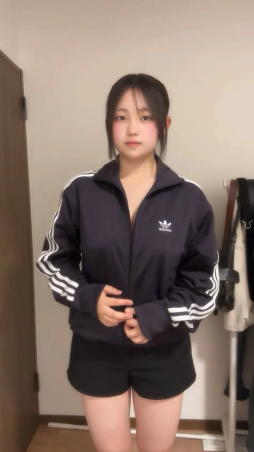 🩷巨乳ちゃん🩷黒乳輪✨ main image