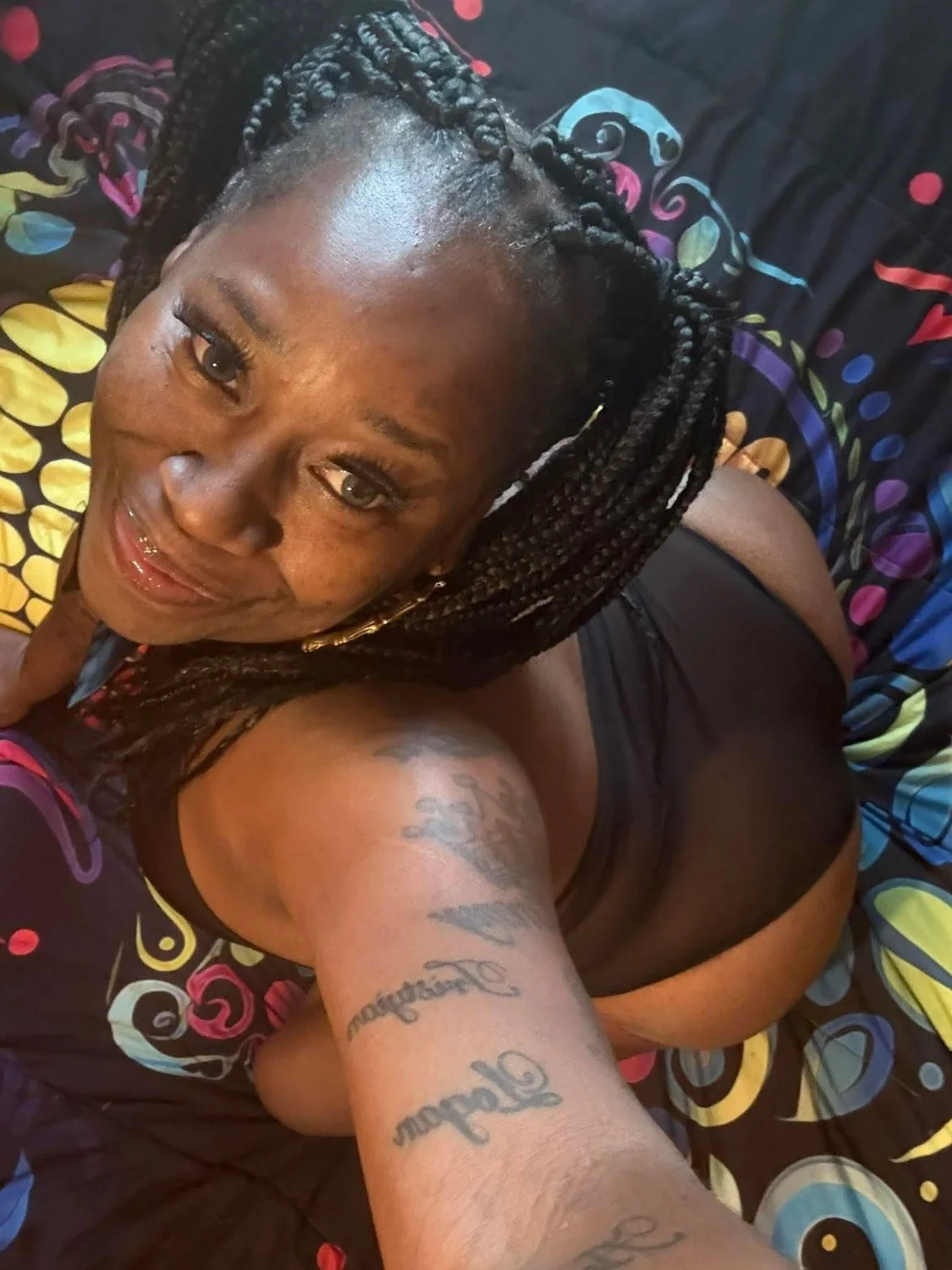Ebony MILF Kee image 12