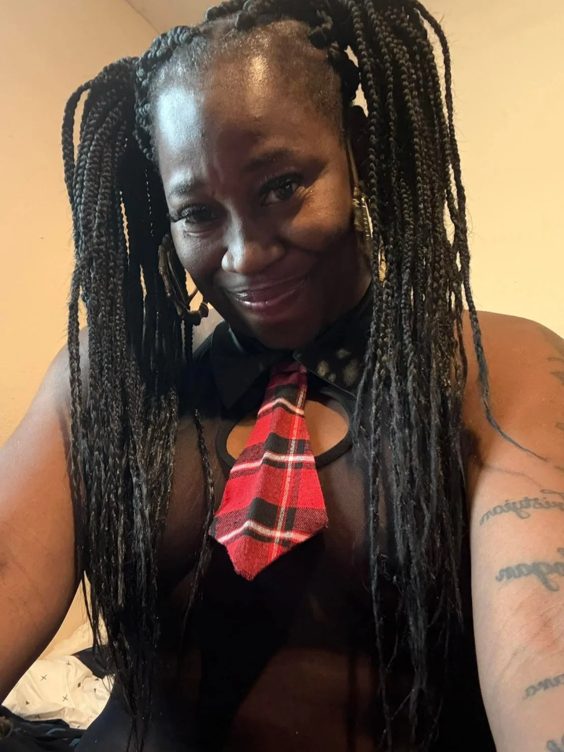 Ebony MILF Kee image 15
