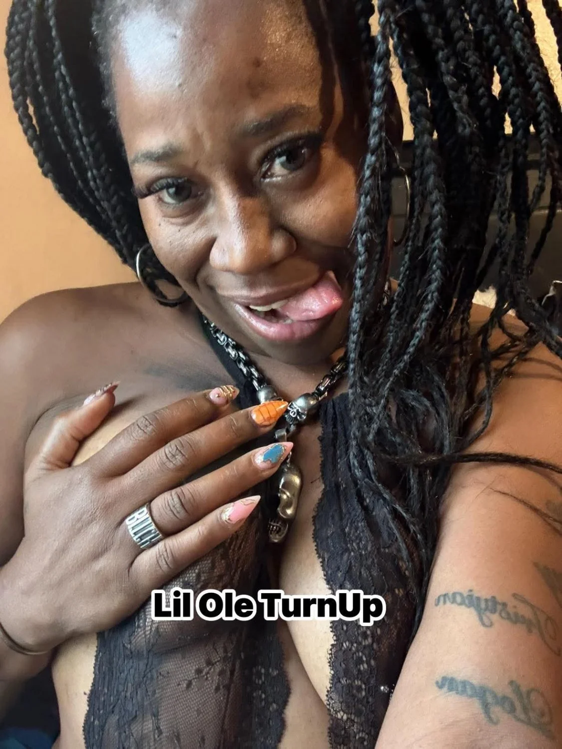 Ebony MILF Kee image 4