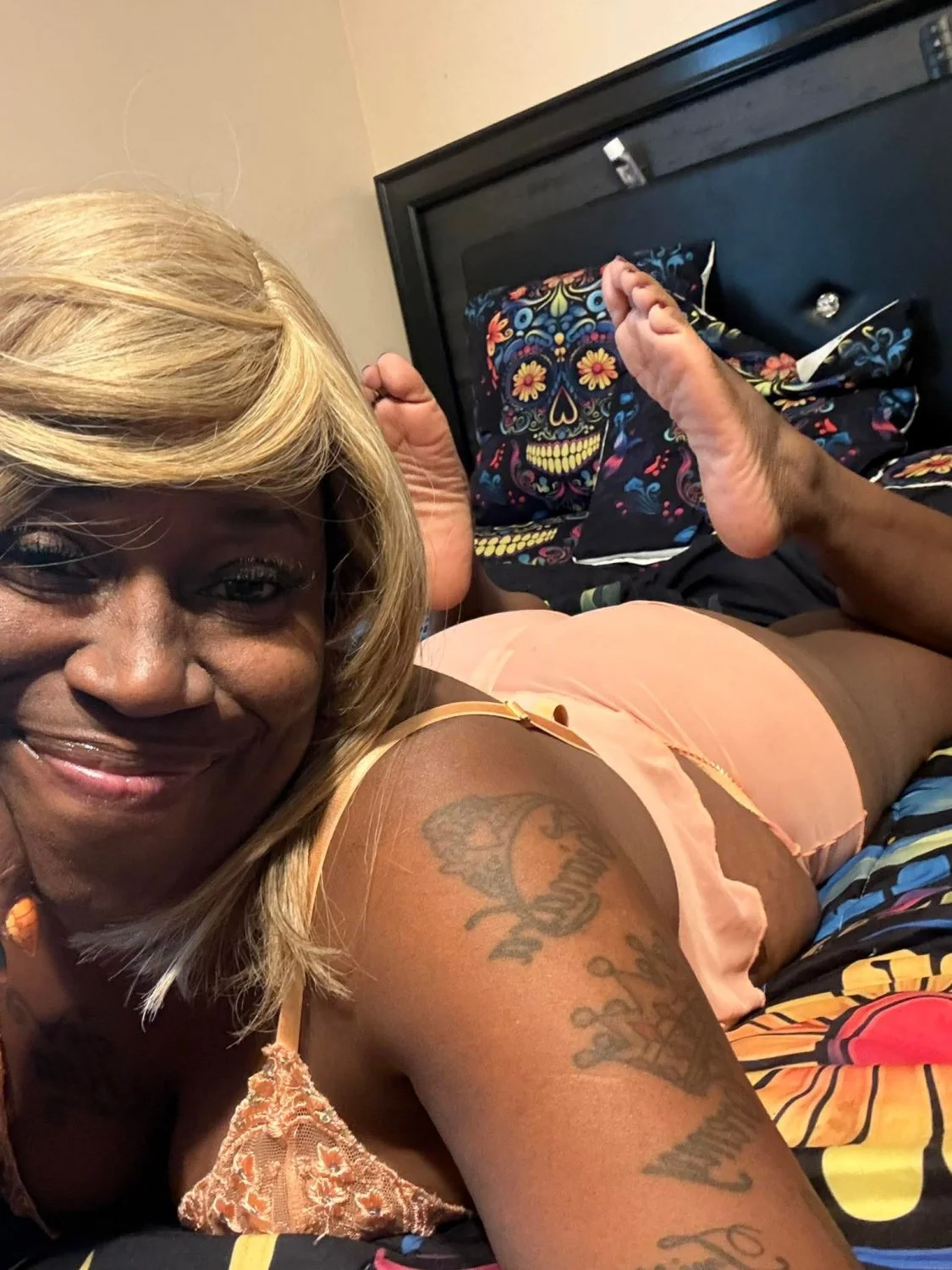 Ebony MILF Kee image 5