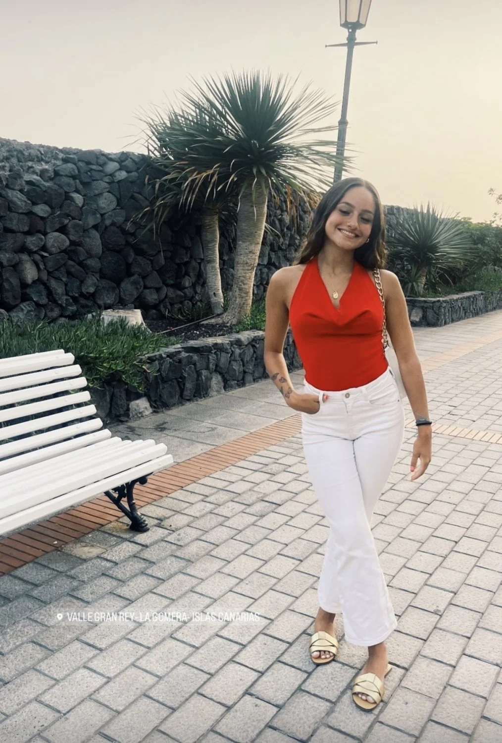 Ariadna, una puta canaria usadisima y adicta a la polla y a qué se pajeen viéndola image 2