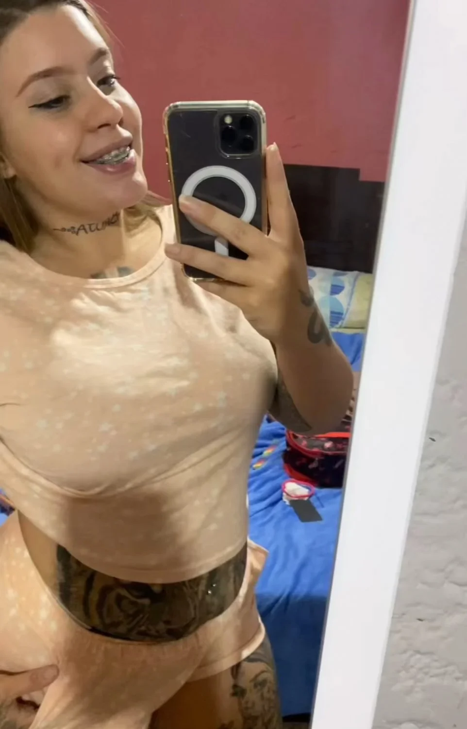 Sexy colombian image 3