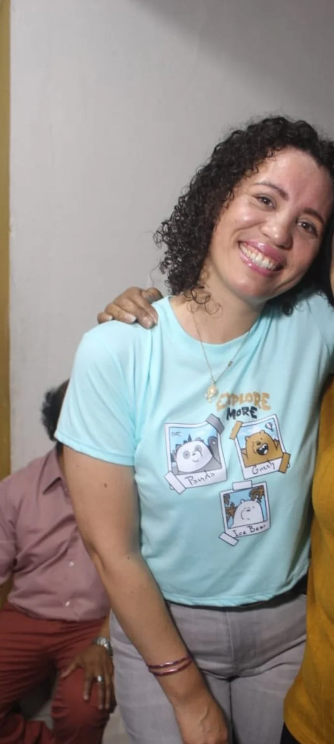 Mi cuñada,mi amiga y mi tía están bien ricas ...les cambié la cara ...que le harían ?? image 17
