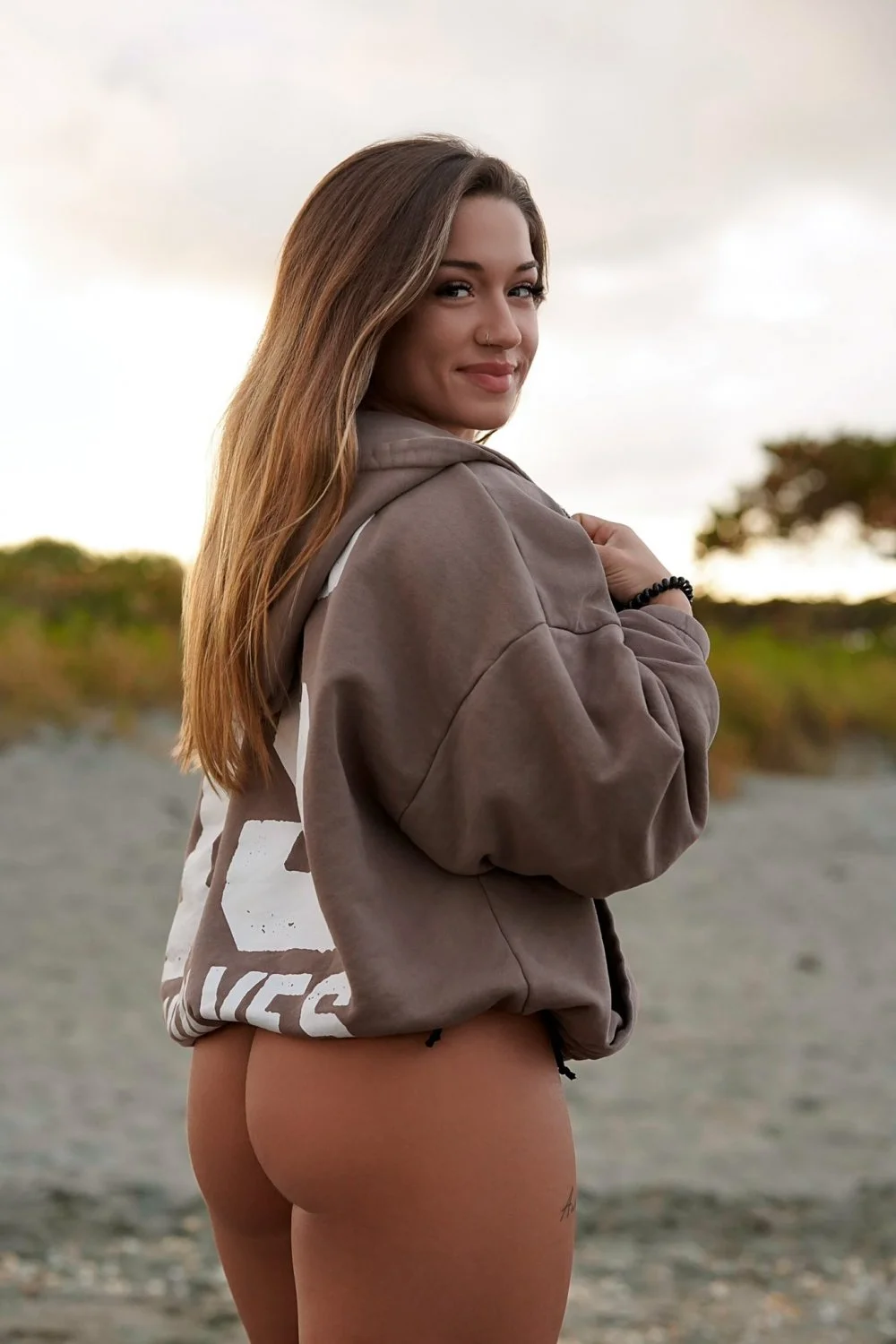 Beach babe Caleigh image 10