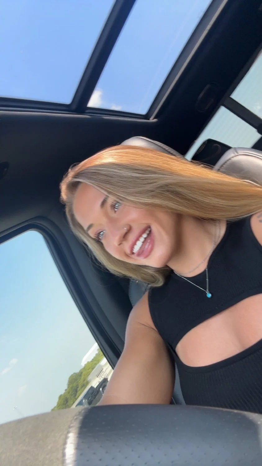 Beach babe Caleigh image 16