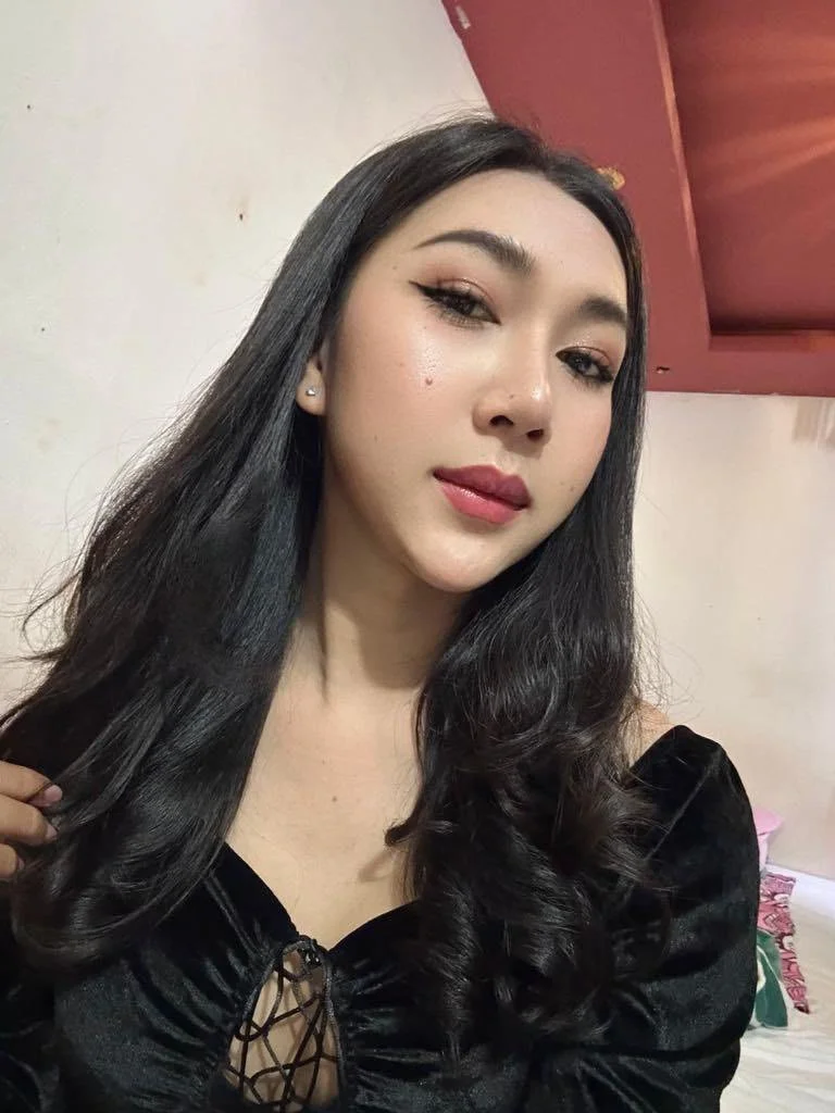 Ladyboy escorts image 3