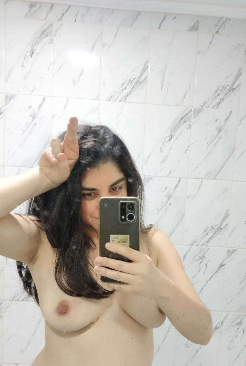Mamá Venezolana blanquita con ricas tetas y muy puta , con rico culo image 11