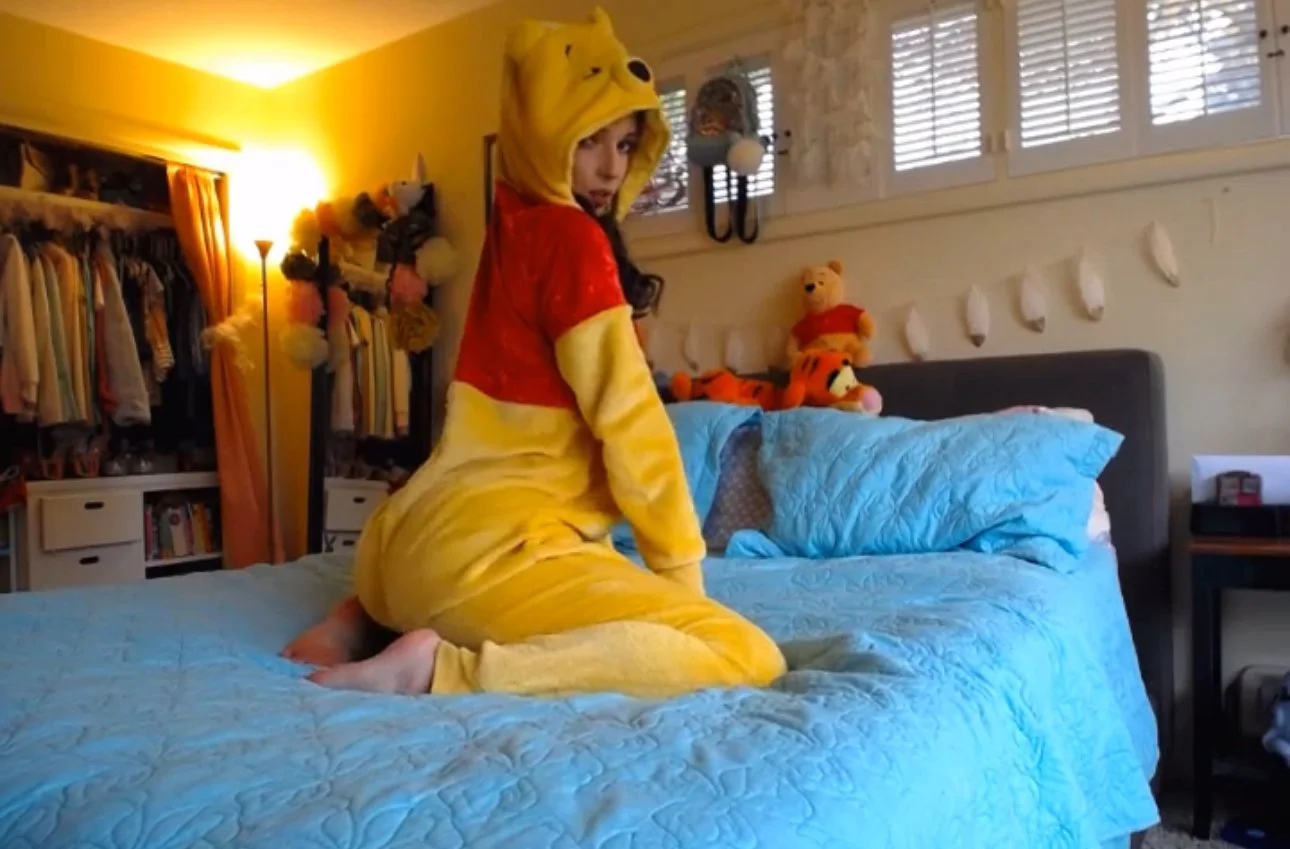 Slim girl makes herself cum image 3