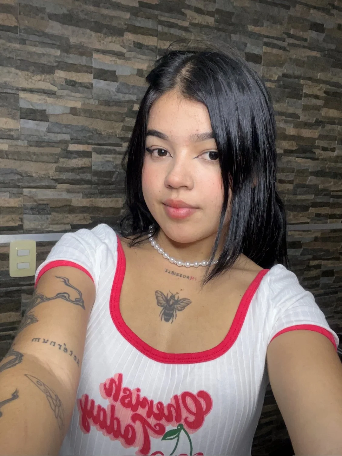 Vanessapetite sexy latina main image