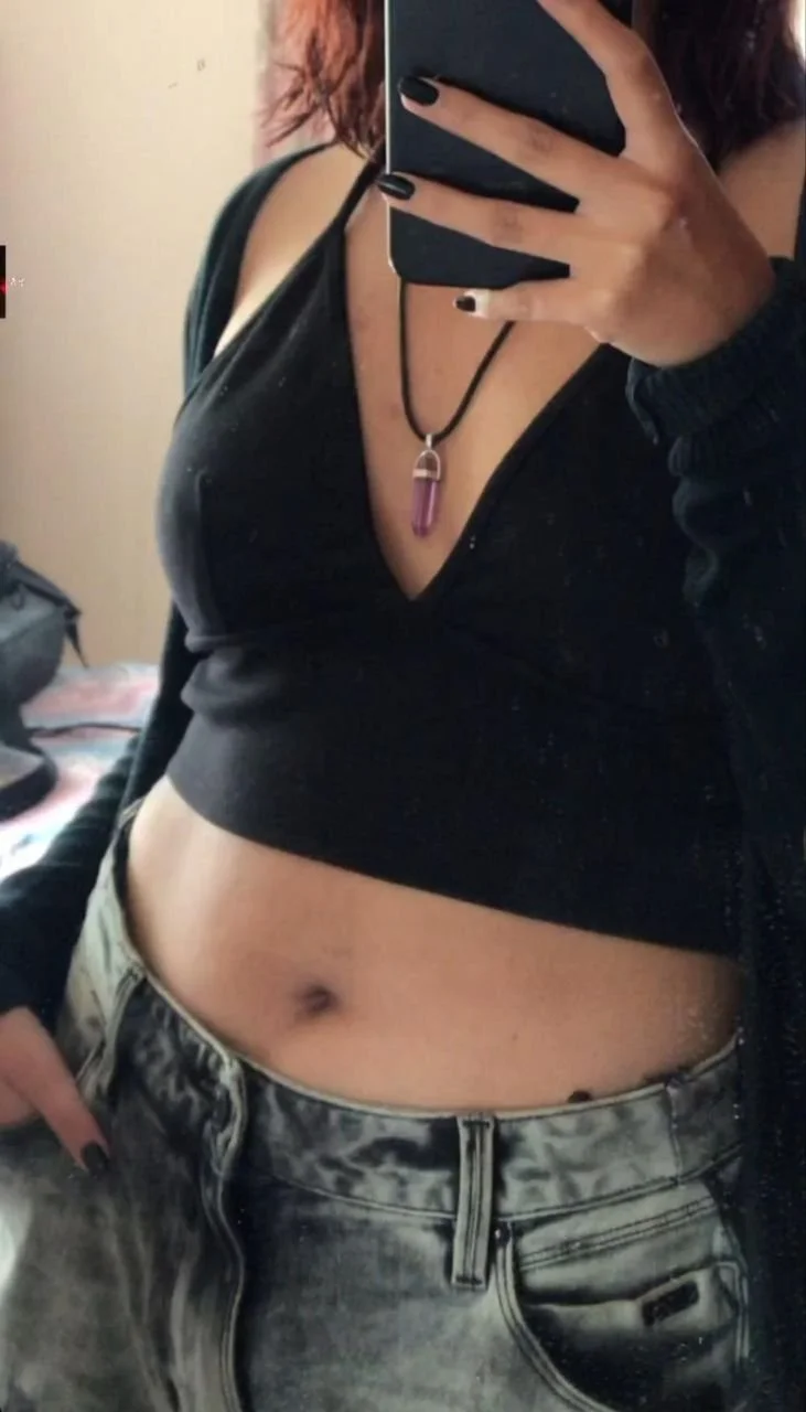 Puta Itzamara su vagina ha de apestar bien rico. Quiero ser su cornudo y olersela cuando la usen image 26