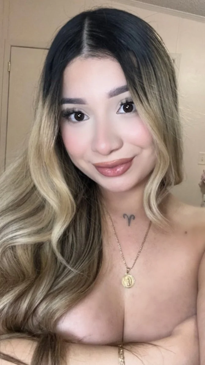 TX Latina slut image 3