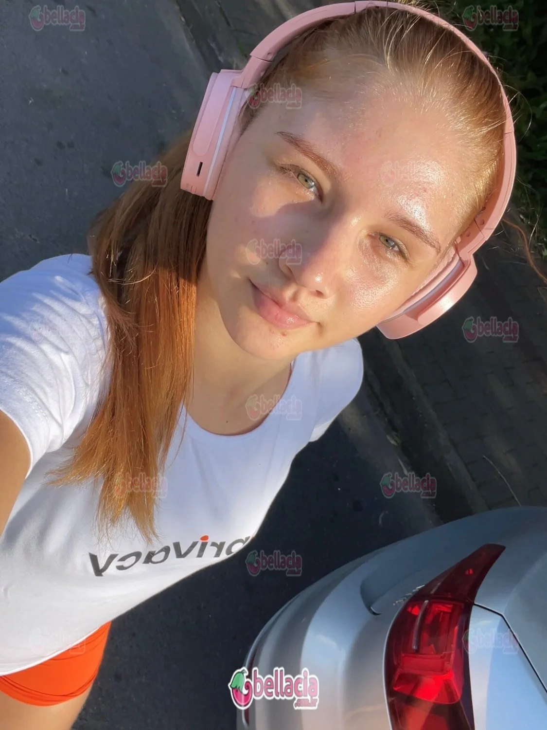Ruiva putinha que adora chupar image 11