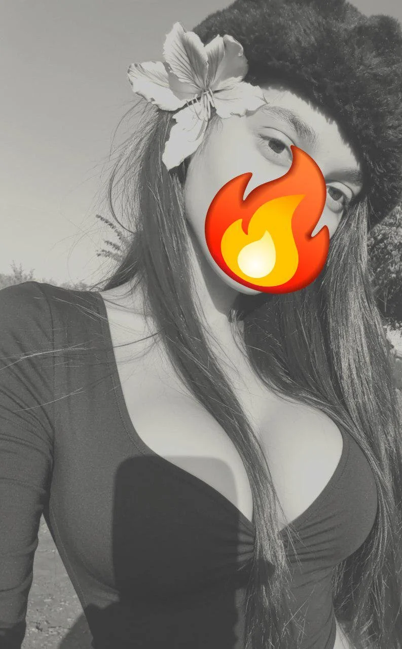 Beautiful Indian woman - Cute Indian woman discovered on Reddit Nice image 4