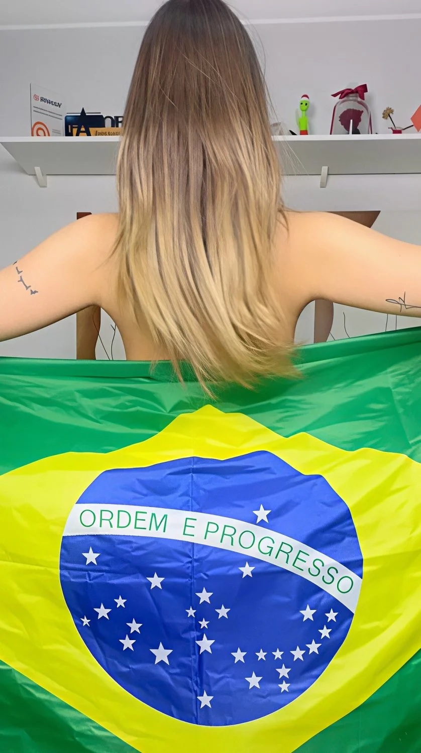 CAIU NA NET GOSTOSA COMEMORANDO A VITÓRIA DO BRASIL CONTRA O JAPÃO image 1