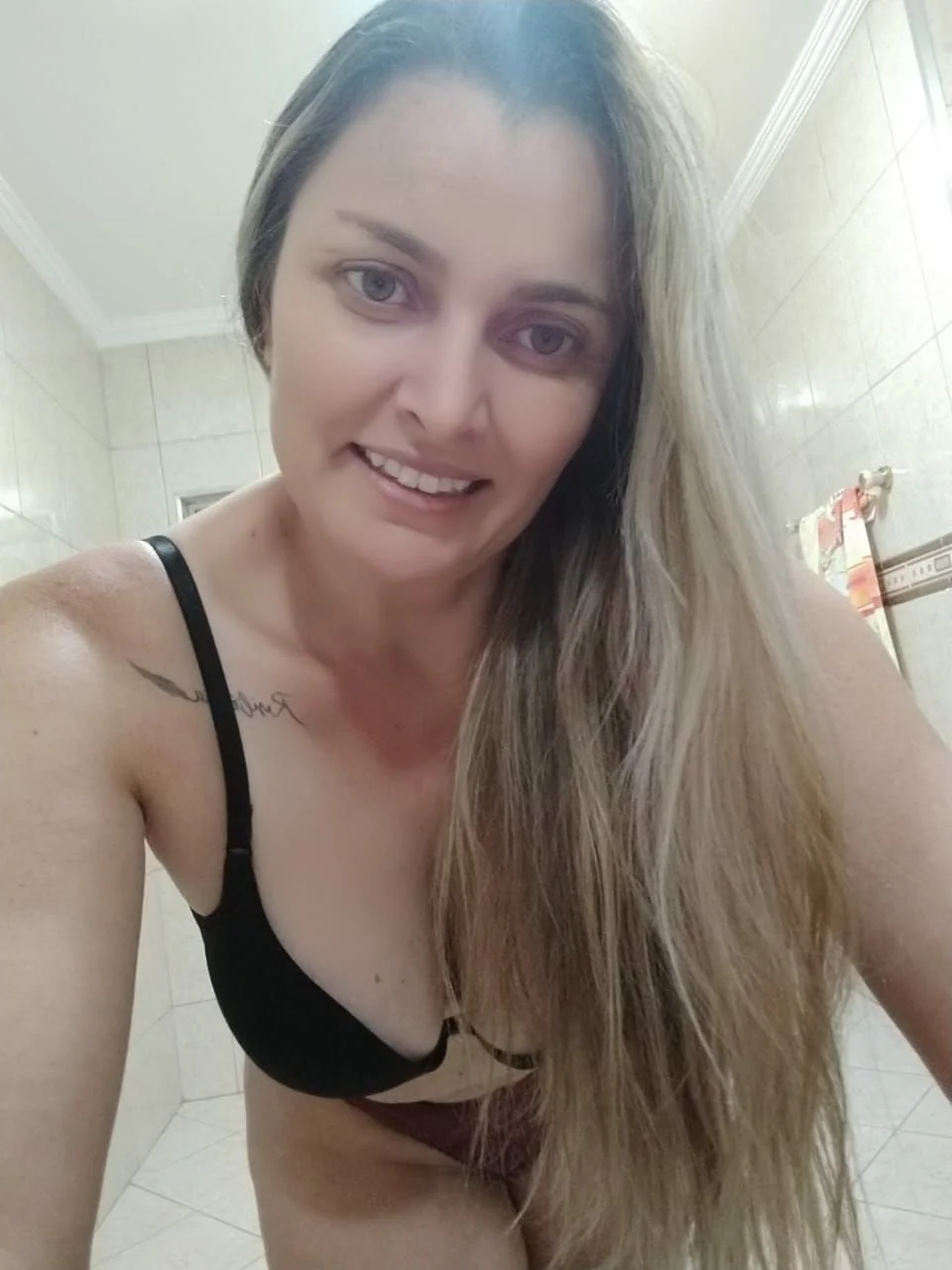 Nudes da loirinha image 12