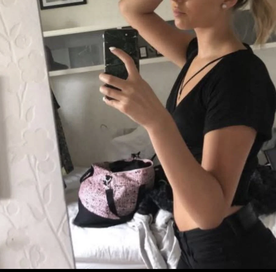Hot blonde, dm for more main image