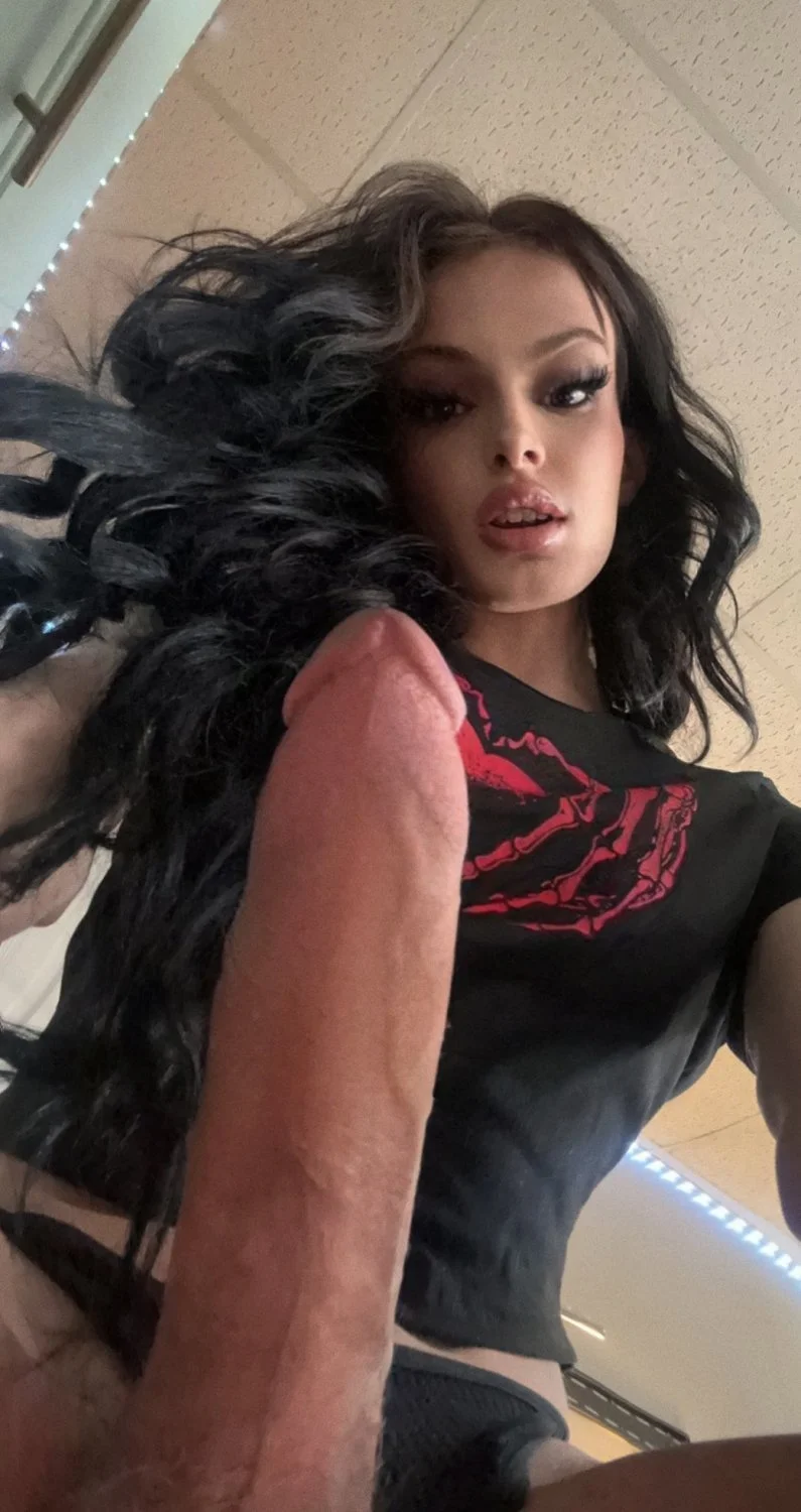 TS_Kendalluvxx_-_Shemale_Trans_Onlyfans main image