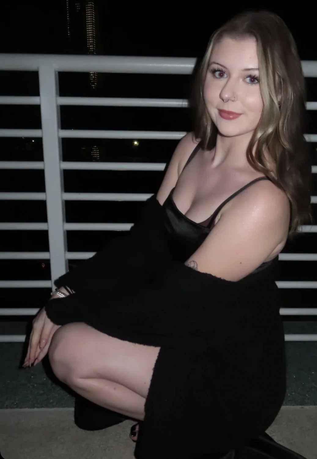 Snowbunny slut don’t want little dicks they need big bbc main image