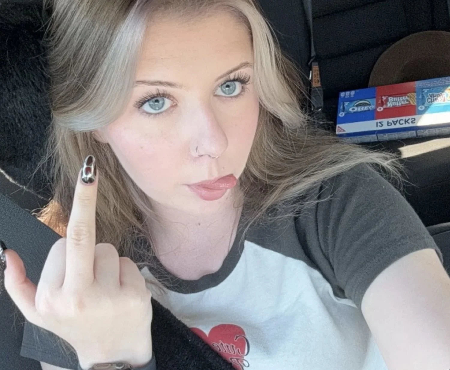 Snowbunny slut don’t want little dicks they need big bbc image 5