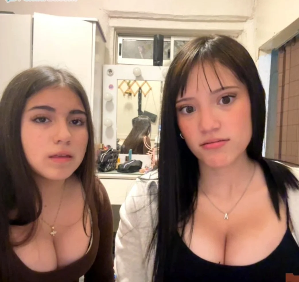 dos chilenas tetonas ricas en videollamada image 5