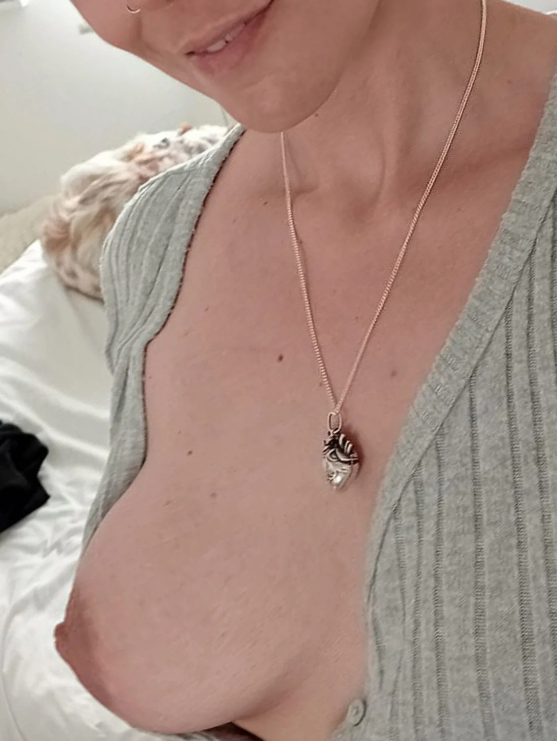 Milf con buenas tetas expuesta image 48