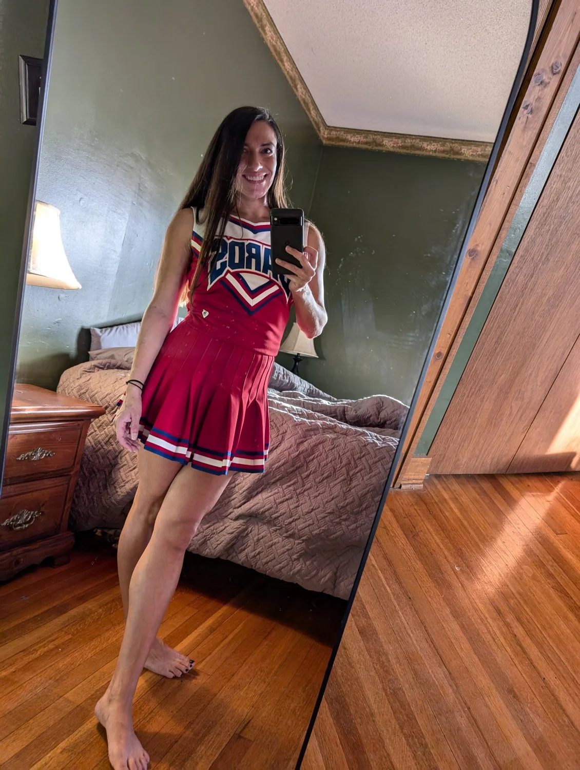 Sexy 40F Cheerleader image 2