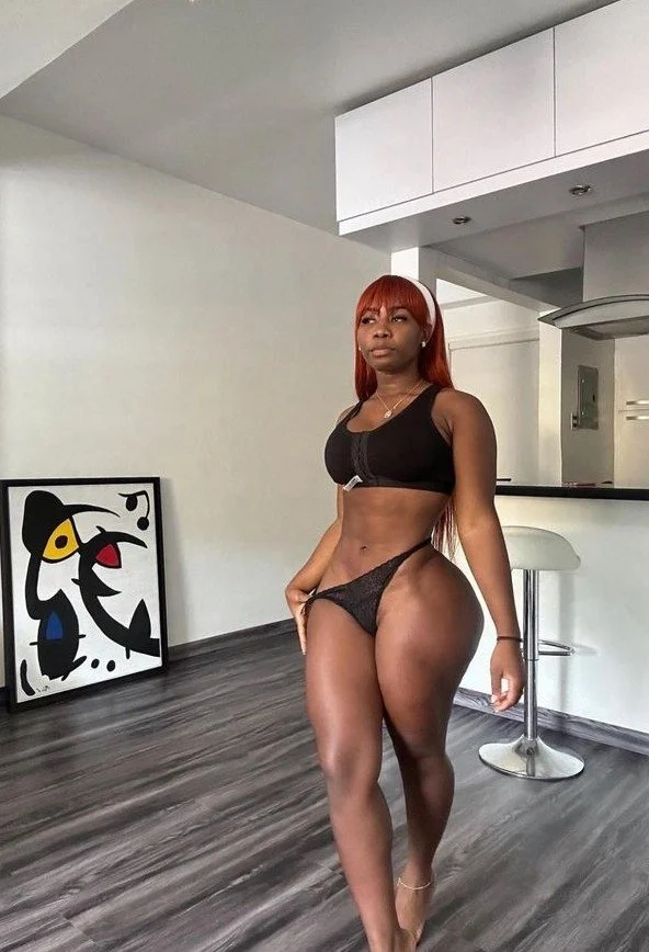 JULY BUBLES SEXY MORENAZA image 24