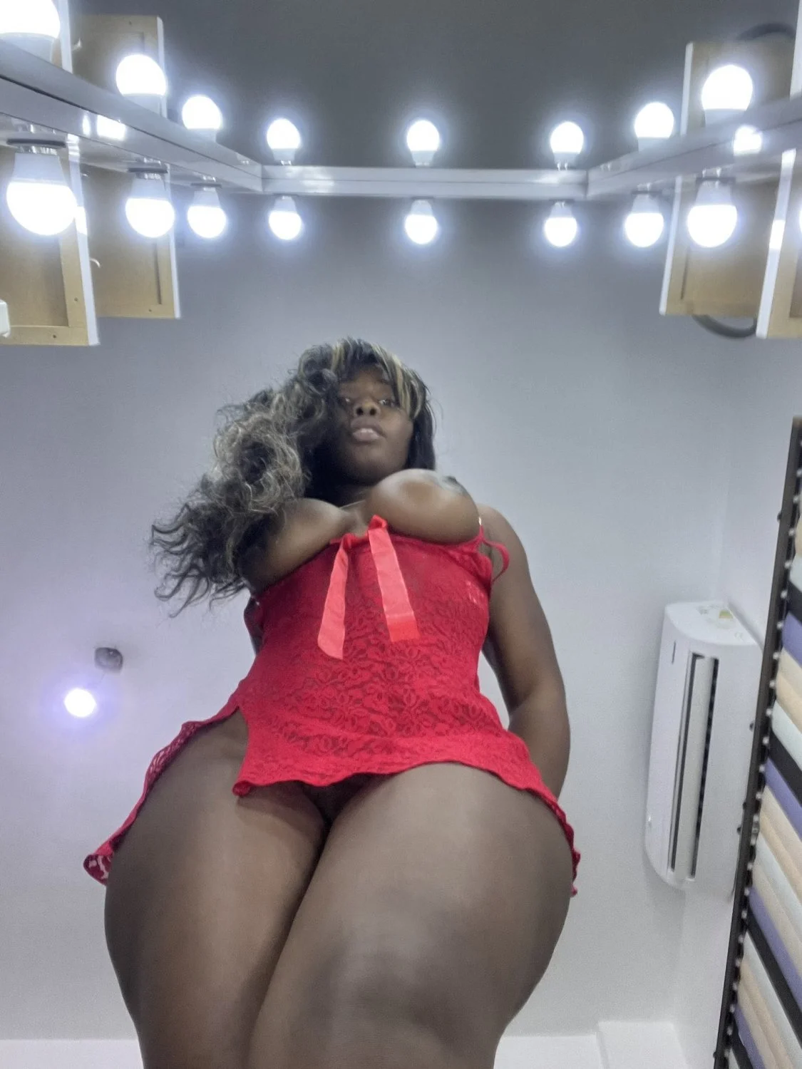 JULY BUBLES SEXY MORENAZA image 35