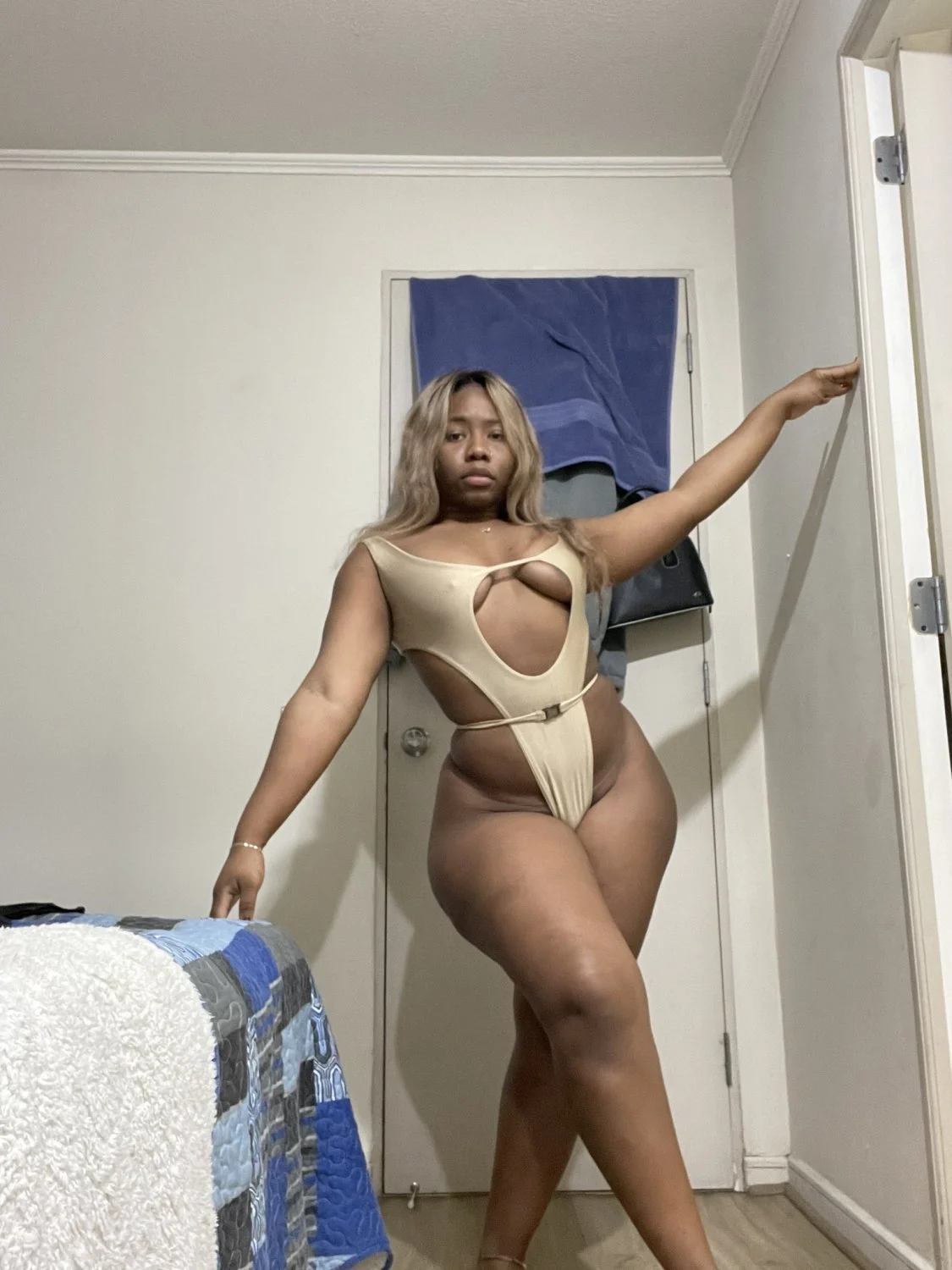 JULY BUBLES SEXY MORENAZA image 37