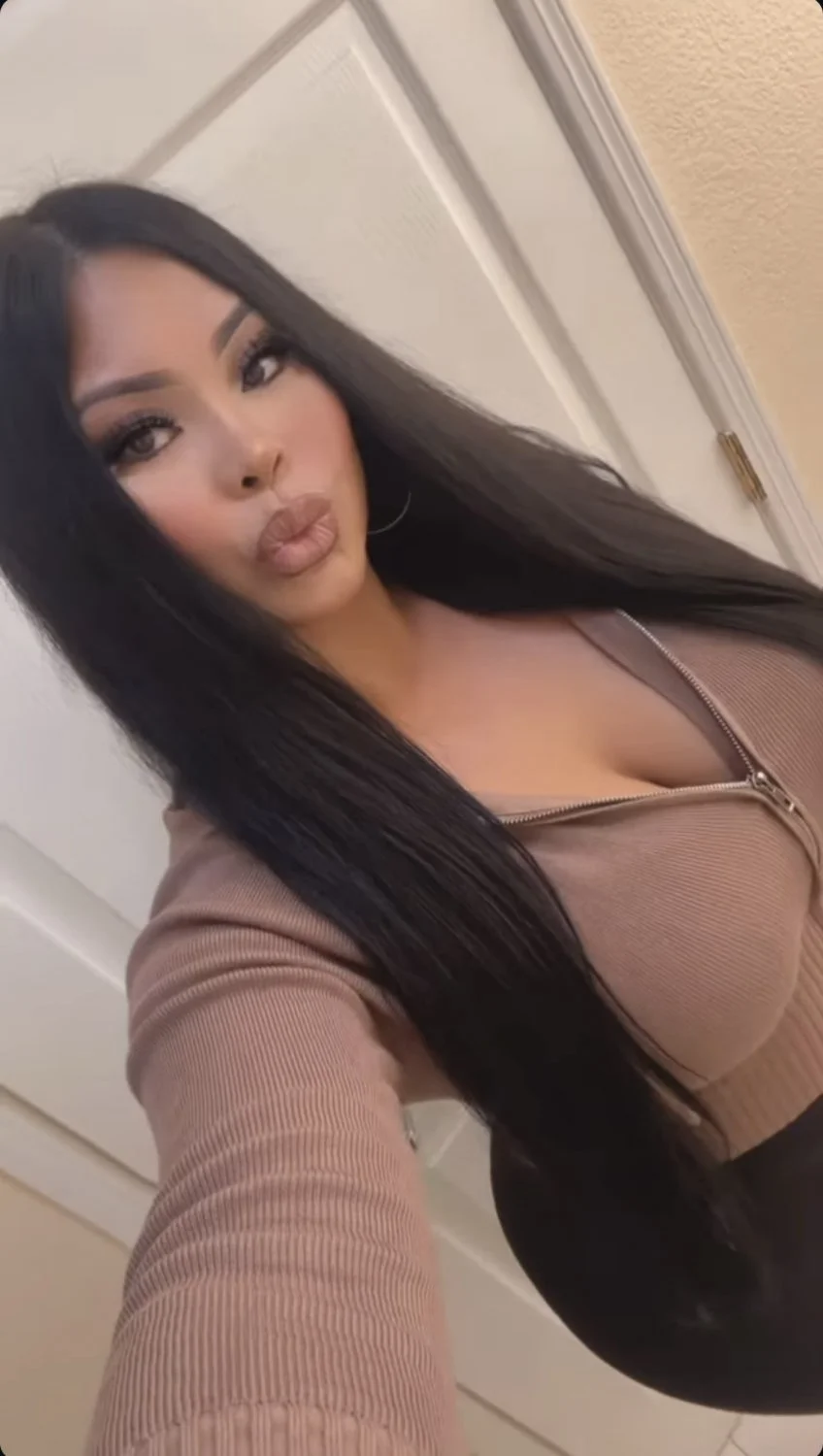 Thick Filipina milf image 13