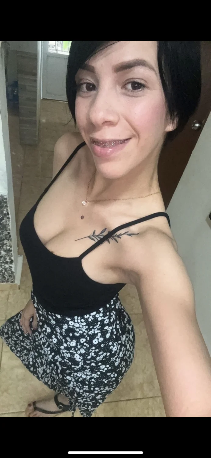 Alguien de aquí tiene videos de ella ? Karen 🇵🇷🇵🇷🇵🇷 puertorico image 1