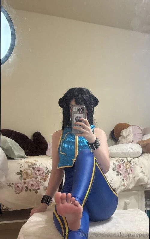 Chun-Li Cosplay Goddess image 13