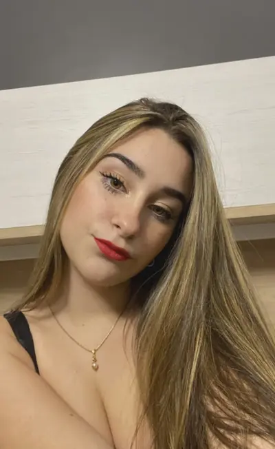 Que rico esta puta masturbense y sáquense toda la leche con ella cover image