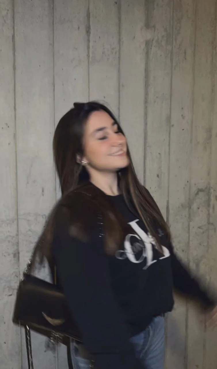 Que rico esta puta masturbense y sáquense toda la leche con ella image 10