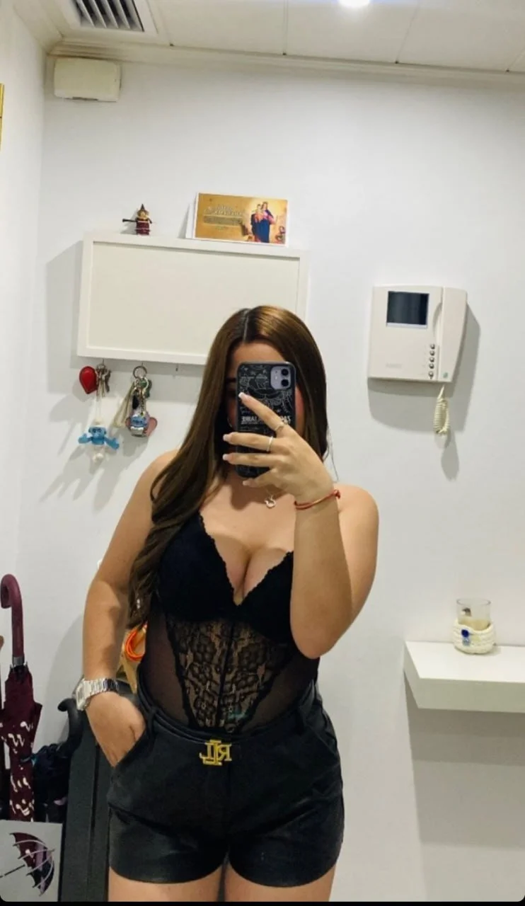 Que rico esta puta masturbense y sáquense toda la leche con ella image 21