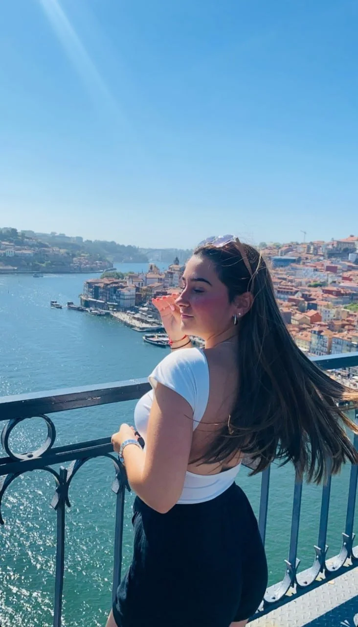 Que rico esta puta masturbense y sáquense toda la leche con ella image 3