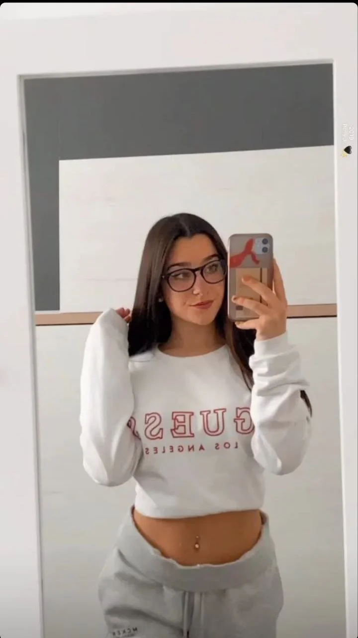 Que rico esta puta masturbense y sáquense toda la leche con ella image 33