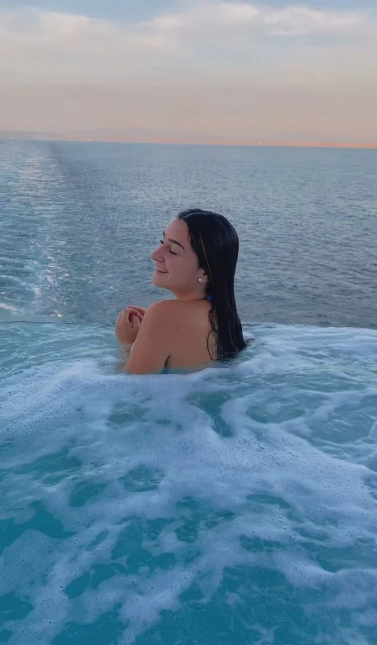 Que rico esta puta masturbense y sáquense toda la leche con ella image 6