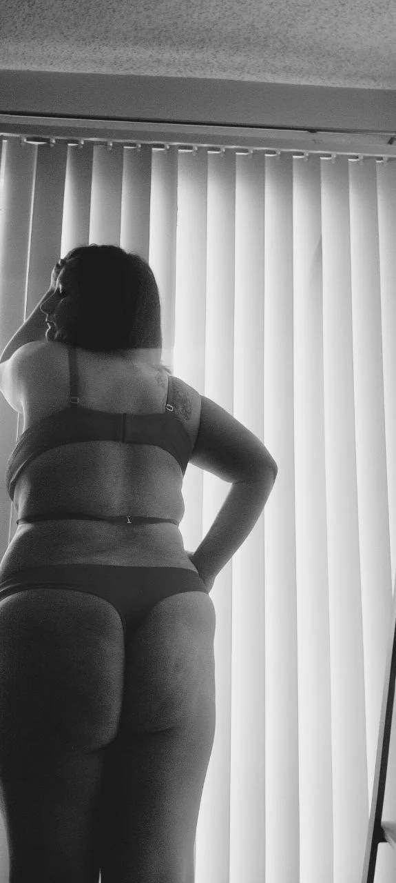 Huge tiddy fat white milf been in my DMs image 6