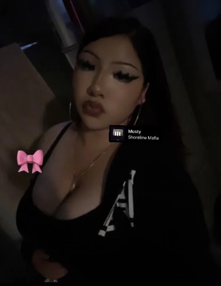 Big tity Latina bitch image 2