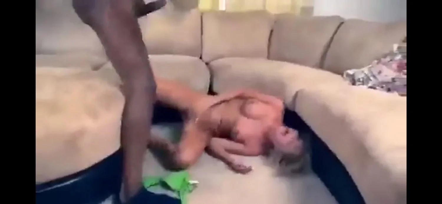 Hot blonde getting destroyed 🥵🍑🔥 image 4