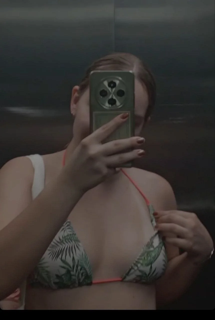 Gabi Lemos de 19 Anos SP image 2