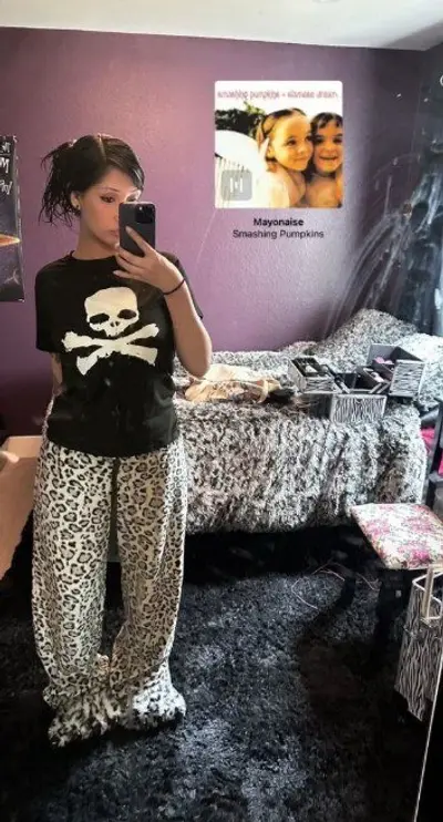 naughty teen goth baddie instagram eslut leak cover image