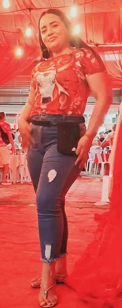 Minha esposa ensinando como ser uma puta de verdade, fudendo na pele e sem frescura cover image