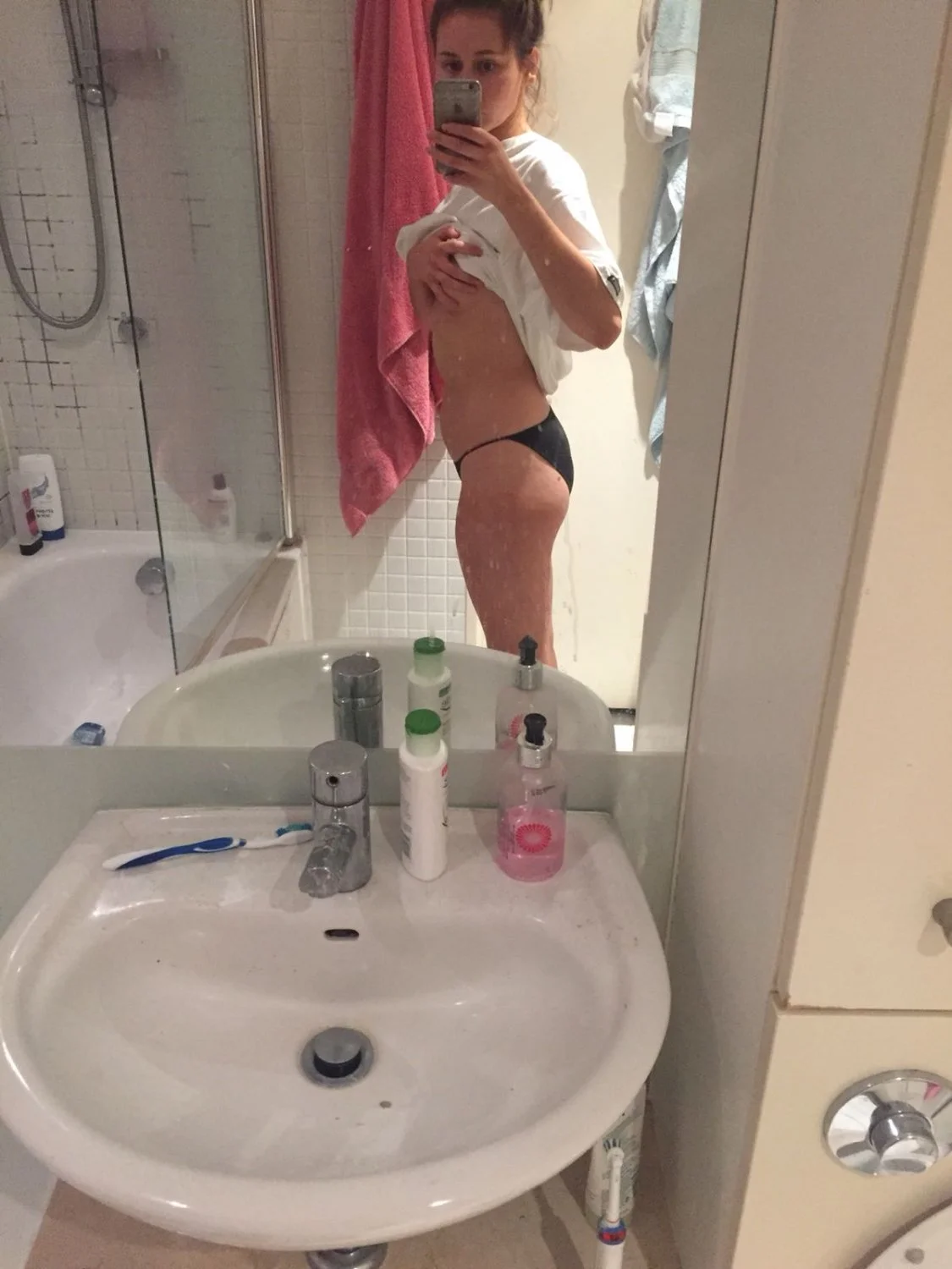 UK slut Beth image 8