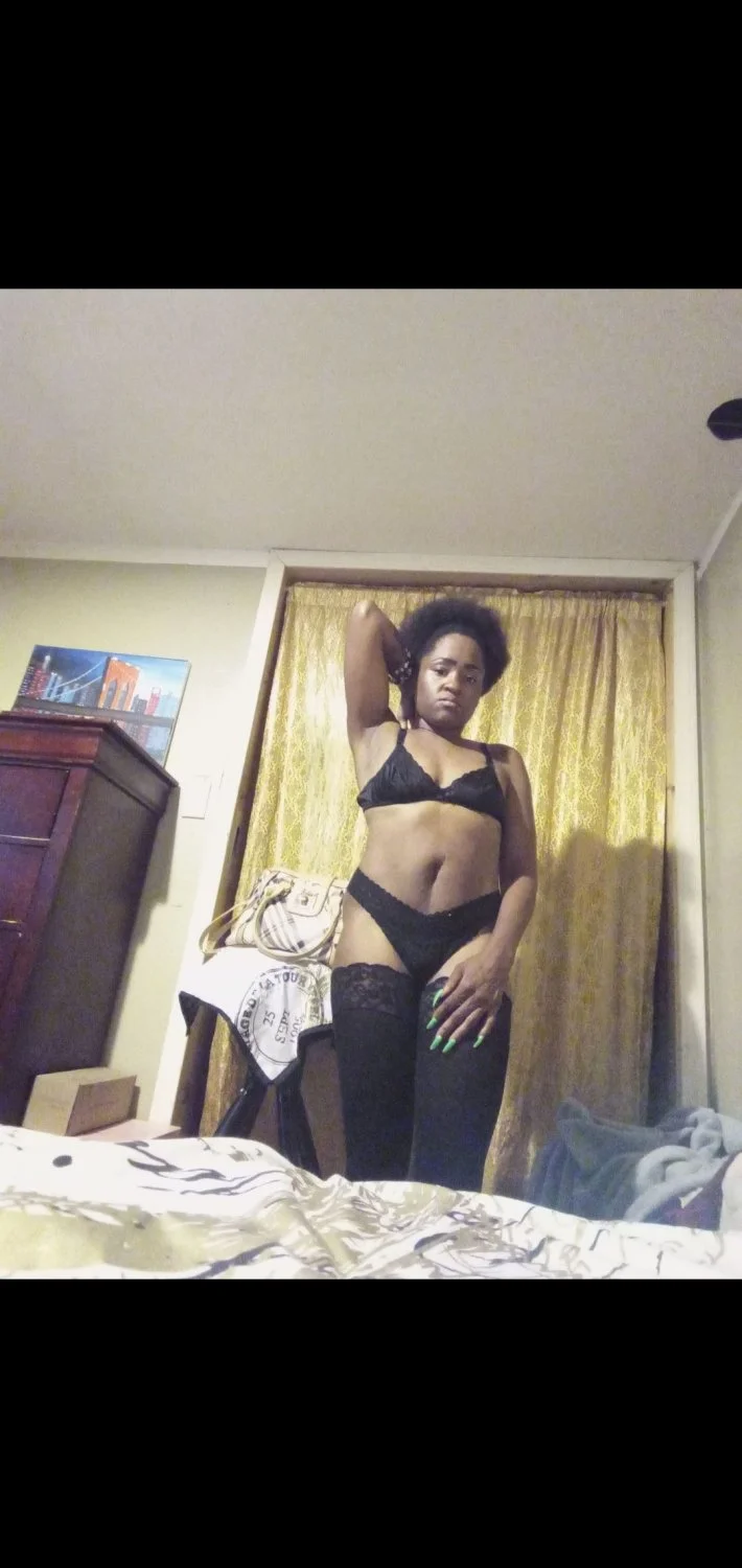 Facebook big clit slut Ashley Broadus exposed image 13