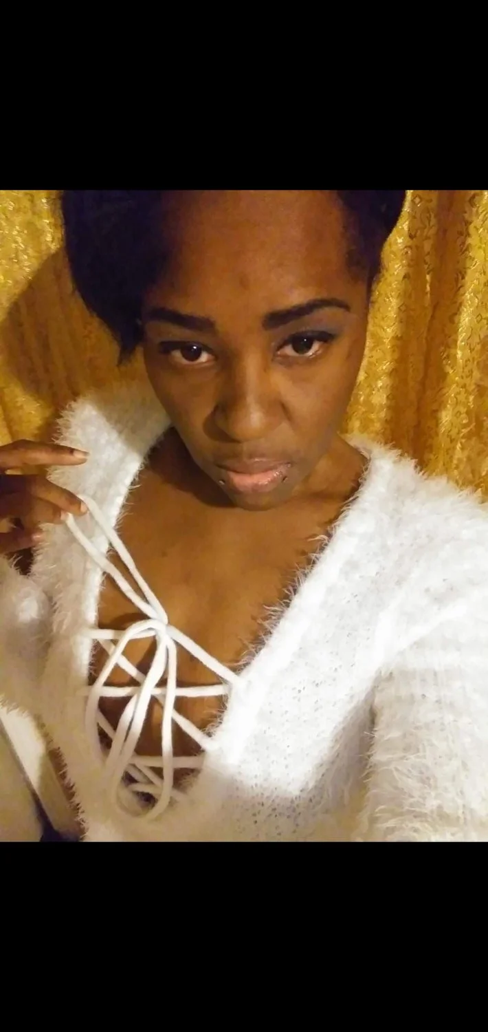 Facebook big clit slut Ashley Broadus exposed image 27