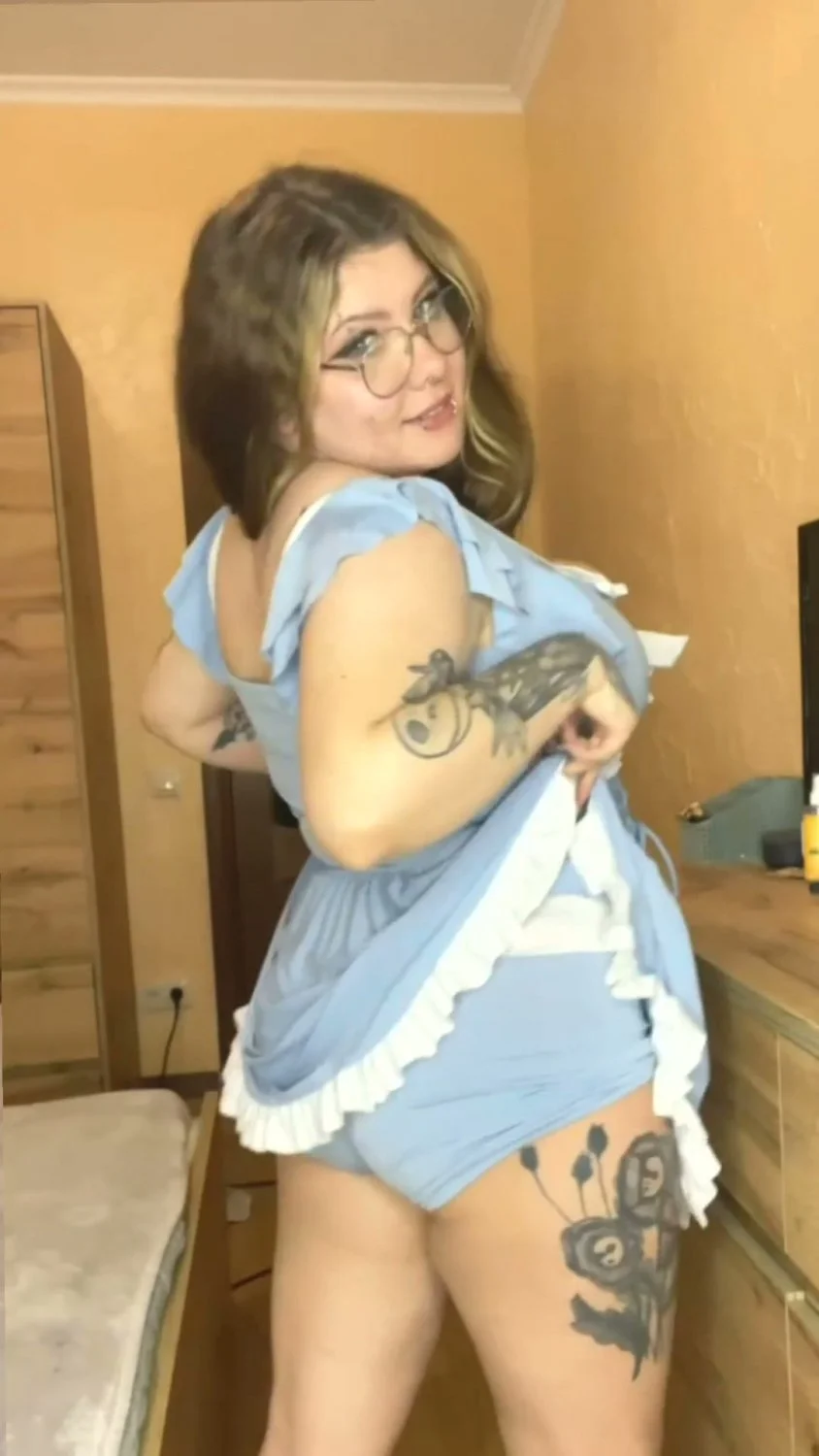 🔞 Sexy busty nasty sucking dick naked wet pussy 🍑💦 OF now image 4