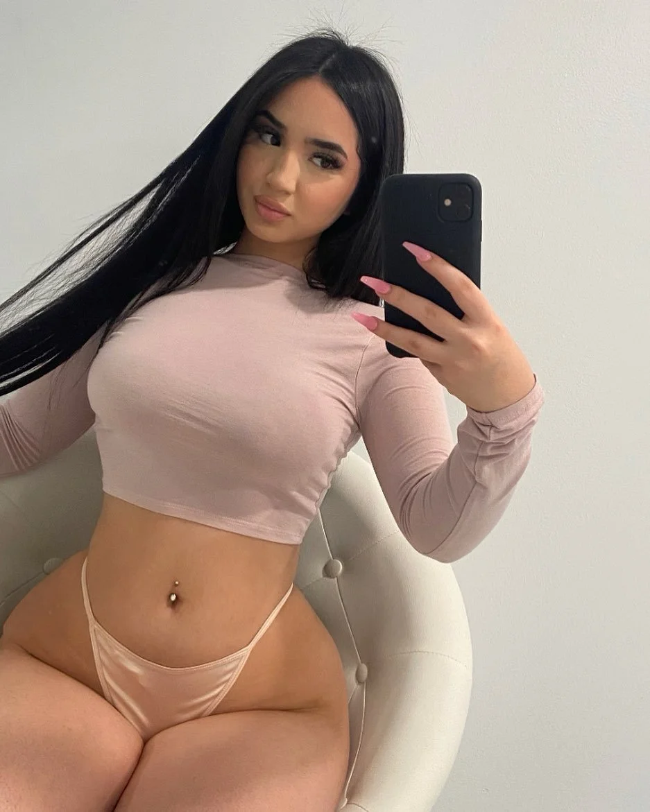 goon to latina hips and legs 2 image 21